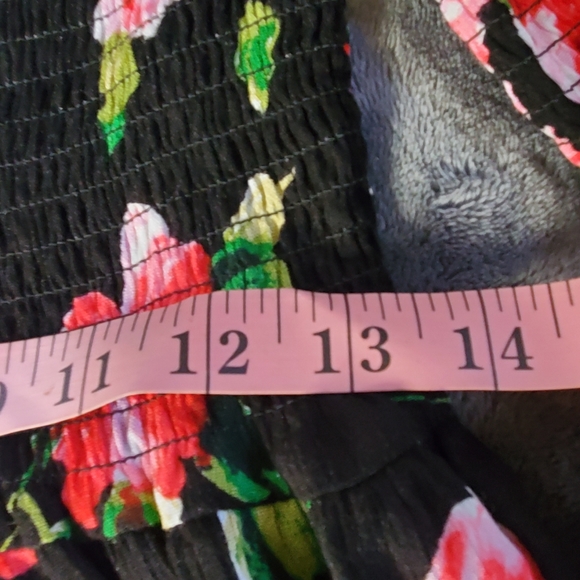 Floral Top - Picture 6 of 7